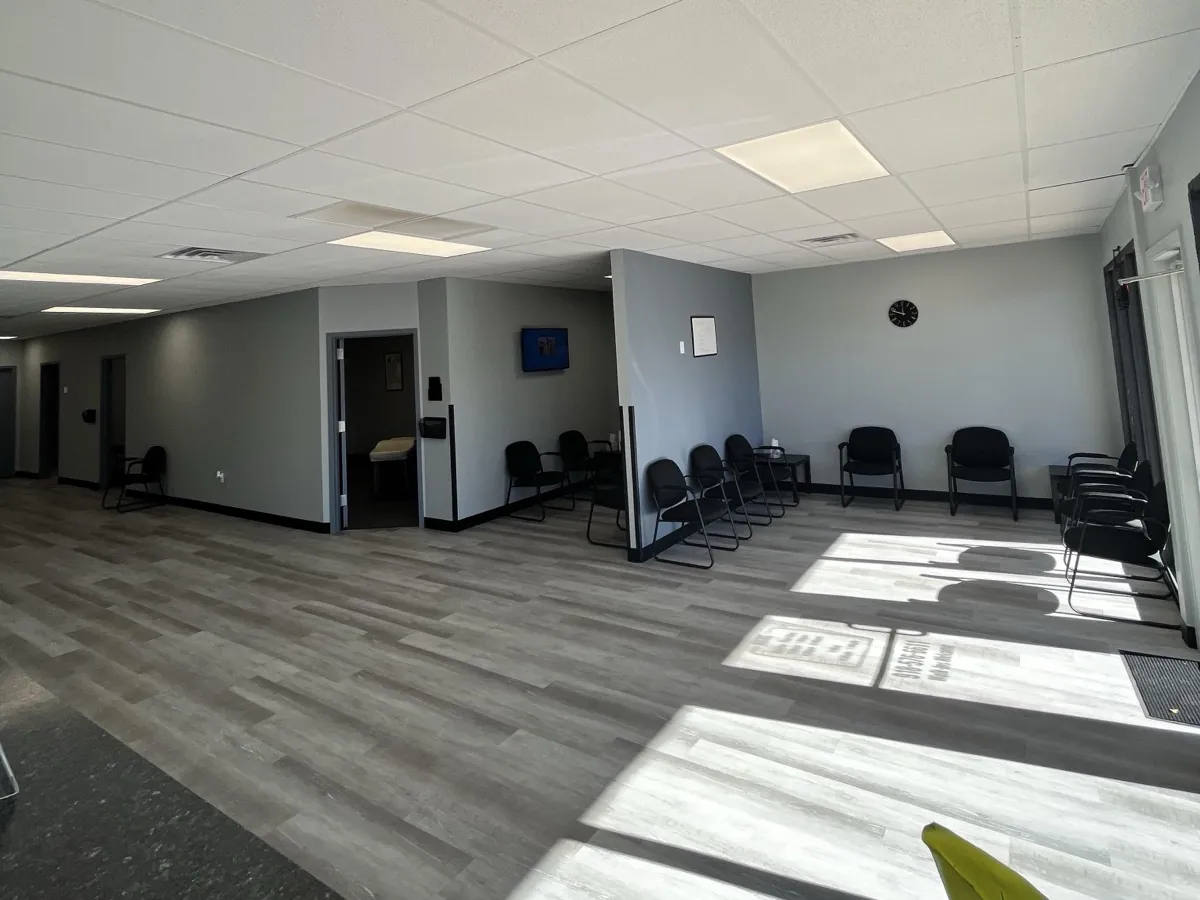 Sunlit waiting room at Frost Chiropractic, 6221 East 61st Street in Tulsa